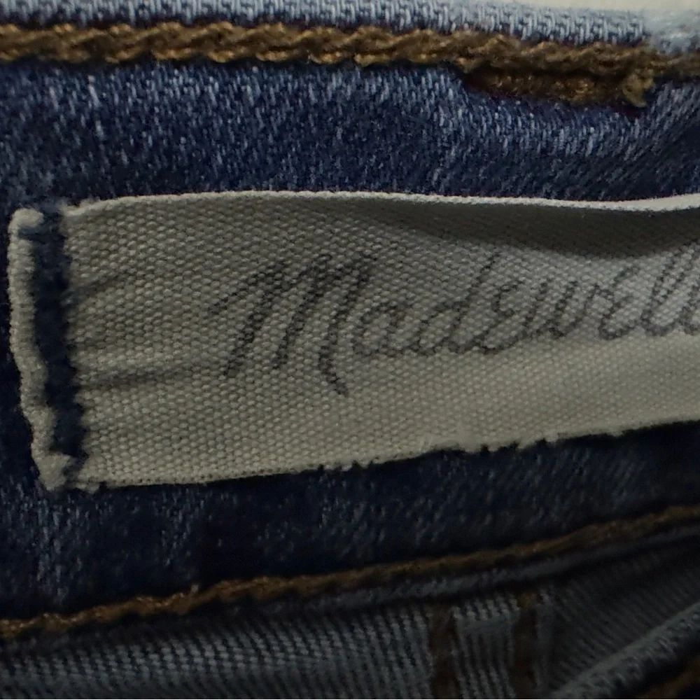 497 Madewell | EUC High-Rise Skinny Button-Fly Distressed Jeans (size 27) - Picture 10 of 16